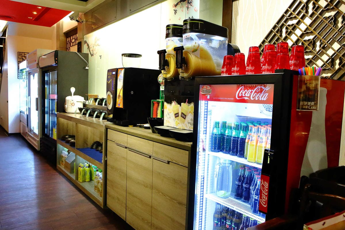 【食。永和】古城頂級海鮮鴛鴦火鍋〜永和吃到飽鴛鴦麻辣火鍋。寧願胖也不願意錯過樂華夜市美食(已歇業)