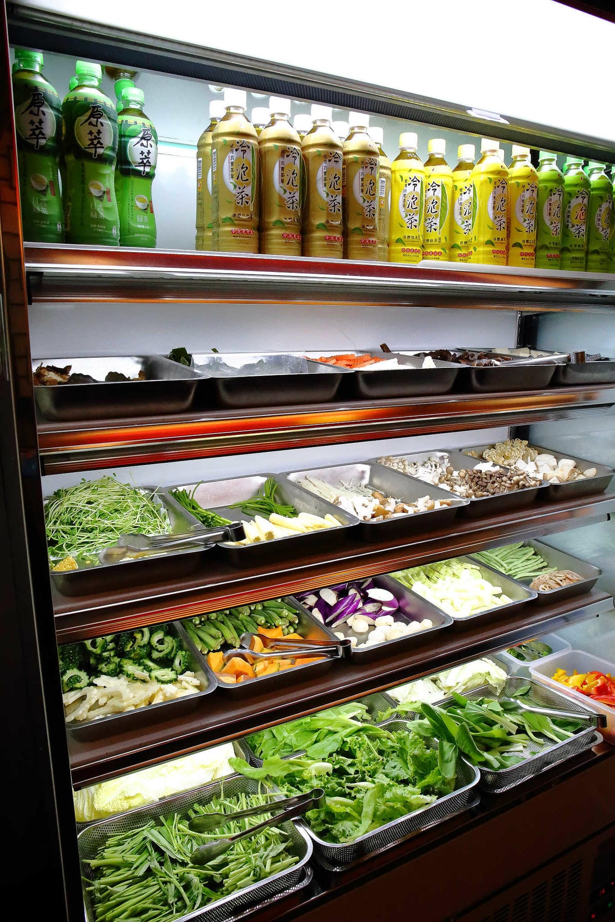 【食。永和】古城頂級海鮮鴛鴦火鍋〜永和吃到飽鴛鴦麻辣火鍋。寧願胖也不願意錯過樂華夜市美食(已歇業)