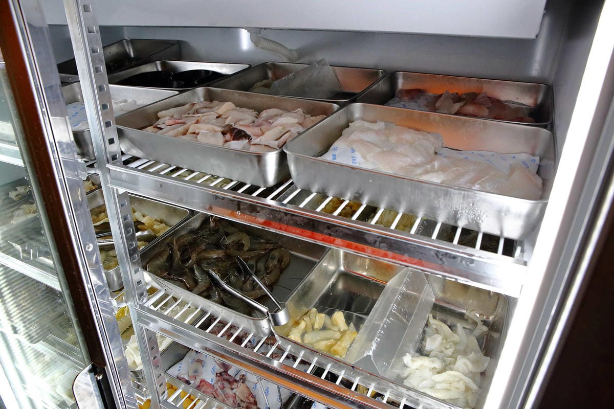 【食。永和】古城頂級海鮮鴛鴦火鍋〜永和吃到飽鴛鴦麻辣火鍋。寧願胖也不願意錯過樂華夜市美食(已歇業)