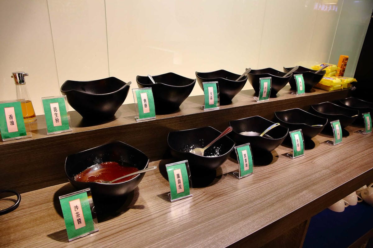 【食。永和】古城頂級海鮮鴛鴦火鍋〜永和吃到飽鴛鴦麻辣火鍋。寧願胖也不願意錯過樂華夜市美食(已歇業)