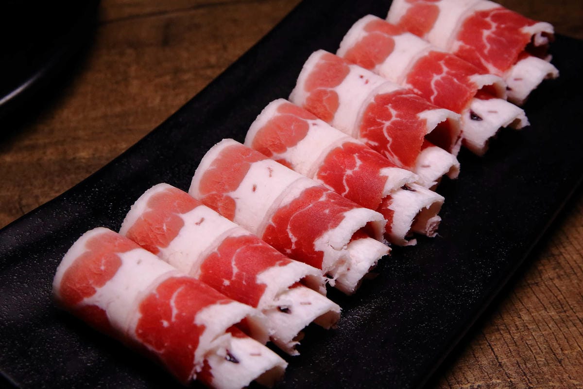 【食。永和】古城頂級海鮮鴛鴦火鍋〜永和吃到飽鴛鴦麻辣火鍋。寧願胖也不願意錯過樂華夜市美食(已歇業)