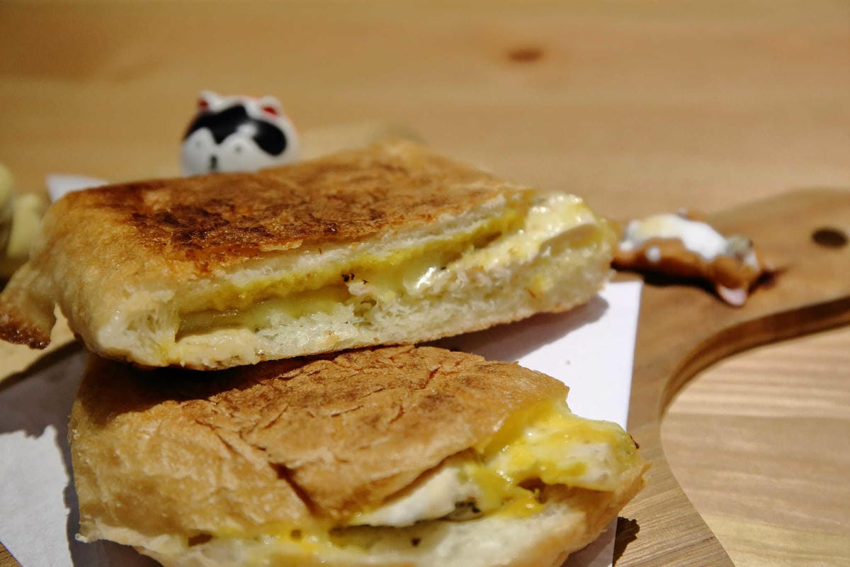 【食。台北】萌萌食堂〜民權西路站/早午餐輕食。超可愛的日式雜貨小屋，好想整間店扛回家，可愛店狗、店兔陪伴消磨美好時光…