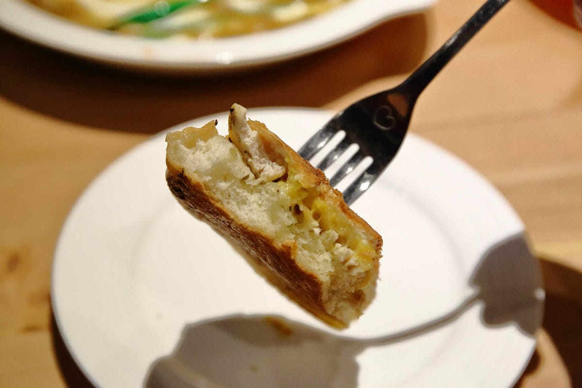 【食。台北】萌萌食堂〜民權西路站/早午餐輕食。超可愛的日式雜貨小屋，好想整間店扛回家，可愛店狗、店兔陪伴消磨美好時光…