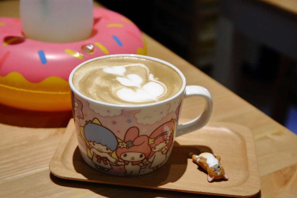 【食。台北】萌萌食堂〜民權西路站/早午餐輕食。超可愛的日式雜貨小屋，好想整間店扛回家，可愛店狗、店兔陪伴消磨美好時光…