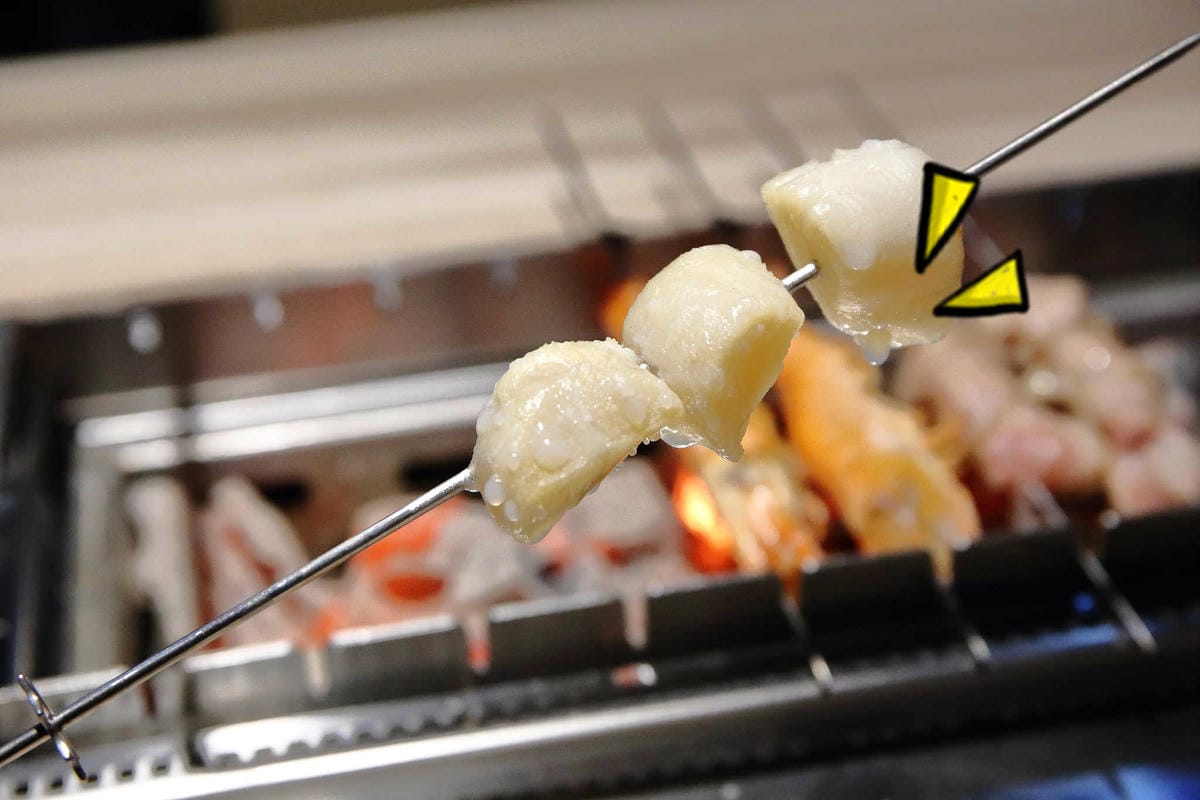 【食。台北】串殿〜市政府/串燒/韓式串燒。另類人氣韓國串烤，自動旋轉，烤焦out！