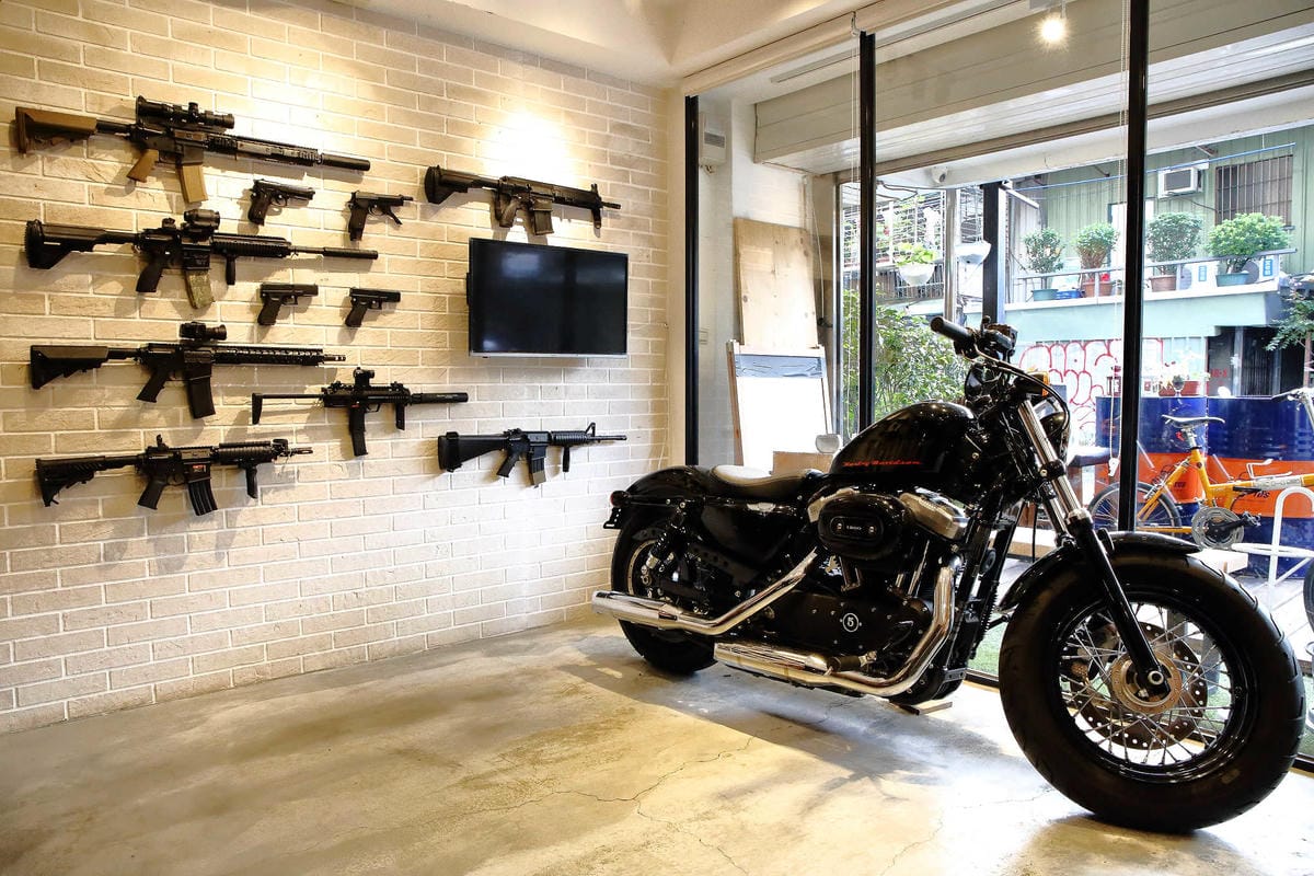 【食。台北】Chill burger 鬆飽〜忠孝復興/漢堡。讓人追著跑的知名餐車轉型，多汁美味愛吃漢堡者必吃！