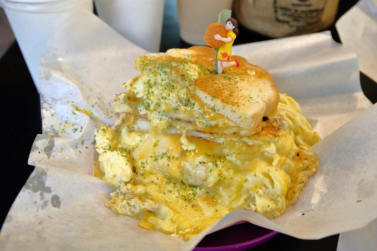 【食。萬華】金花碳烤吐司專賣〜台北人氣碳烤土司。西門町必吃早餐，起司控必看！不吃會後悔喲！