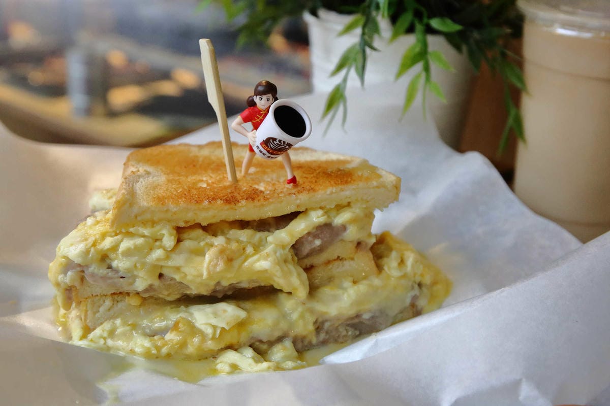 【食。萬華】金花碳烤吐司專賣〜台北人氣碳烤土司。西門町必吃早餐，起司控必看！不吃會後悔喲！