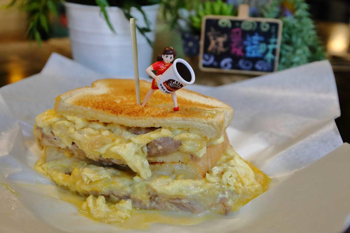 【食。萬華】金花碳烤吐司專賣〜台北人氣碳烤土司。西門町必吃早餐，起司控必看！不吃會後悔喲！