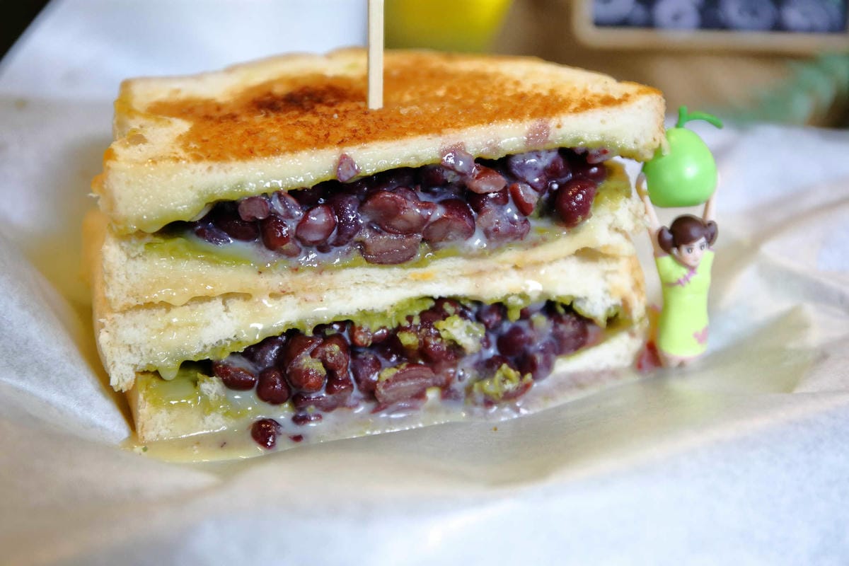 【食。萬華】金花碳烤吐司專賣〜台北人氣碳烤土司。西門町必吃早餐，起司控必看！不吃會後悔喲！