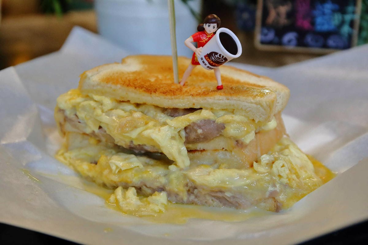 【食。萬華】金花碳烤吐司專賣〜台北人氣碳烤土司。西門町必吃早餐，起司控必看！不吃會後悔喲！