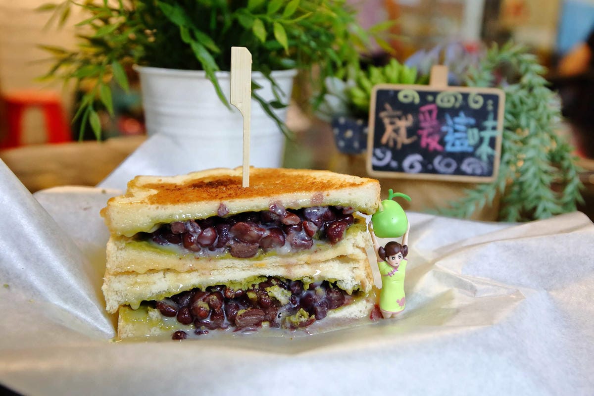 【食。萬華】金花碳烤吐司專賣〜台北人氣碳烤土司。西門町必吃早餐，起司控必看！不吃會後悔喲！
