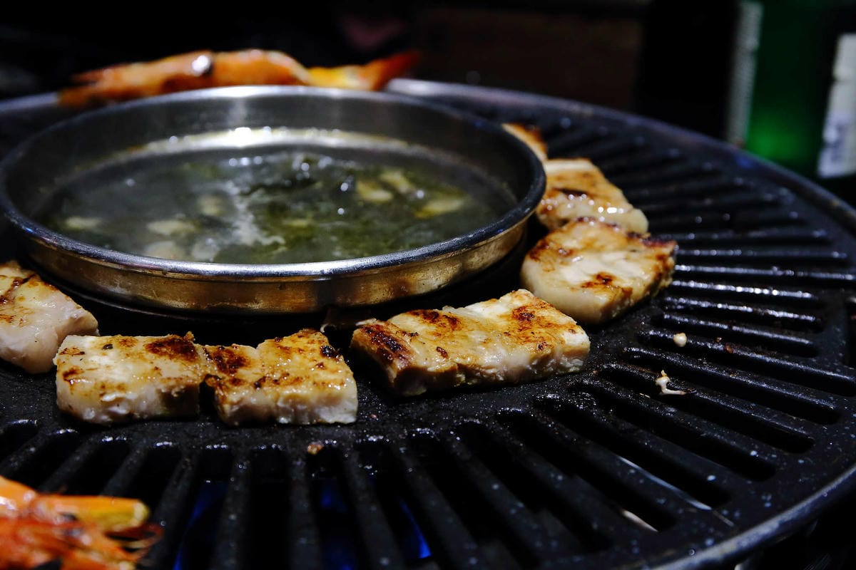 【食。台北】韓式烤肉終結王jihwaja〜忠孝敦化韓式烤肉。韓國人開的正宗燒烤店，歐巴幫你烤肉肉！