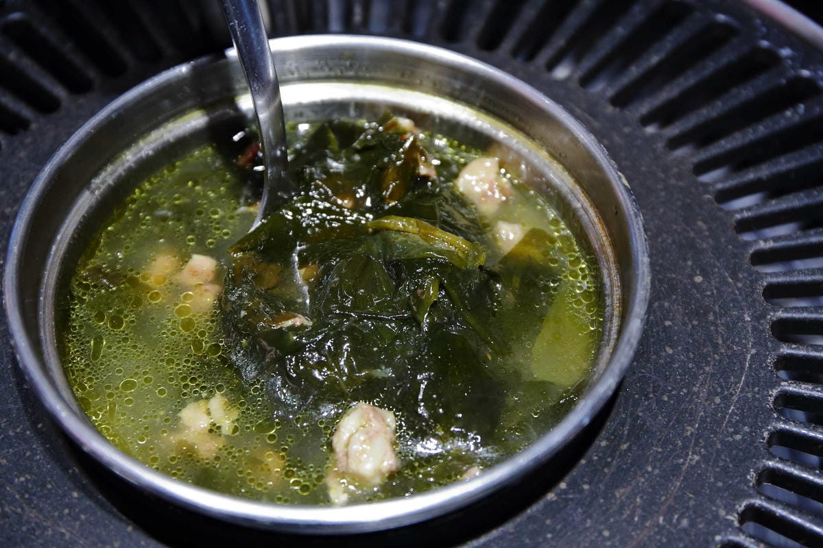 【食。台北】韓式烤肉終結王jihwaja〜忠孝敦化韓式烤肉。韓國人開的正宗燒烤店，歐巴幫你烤肉肉！