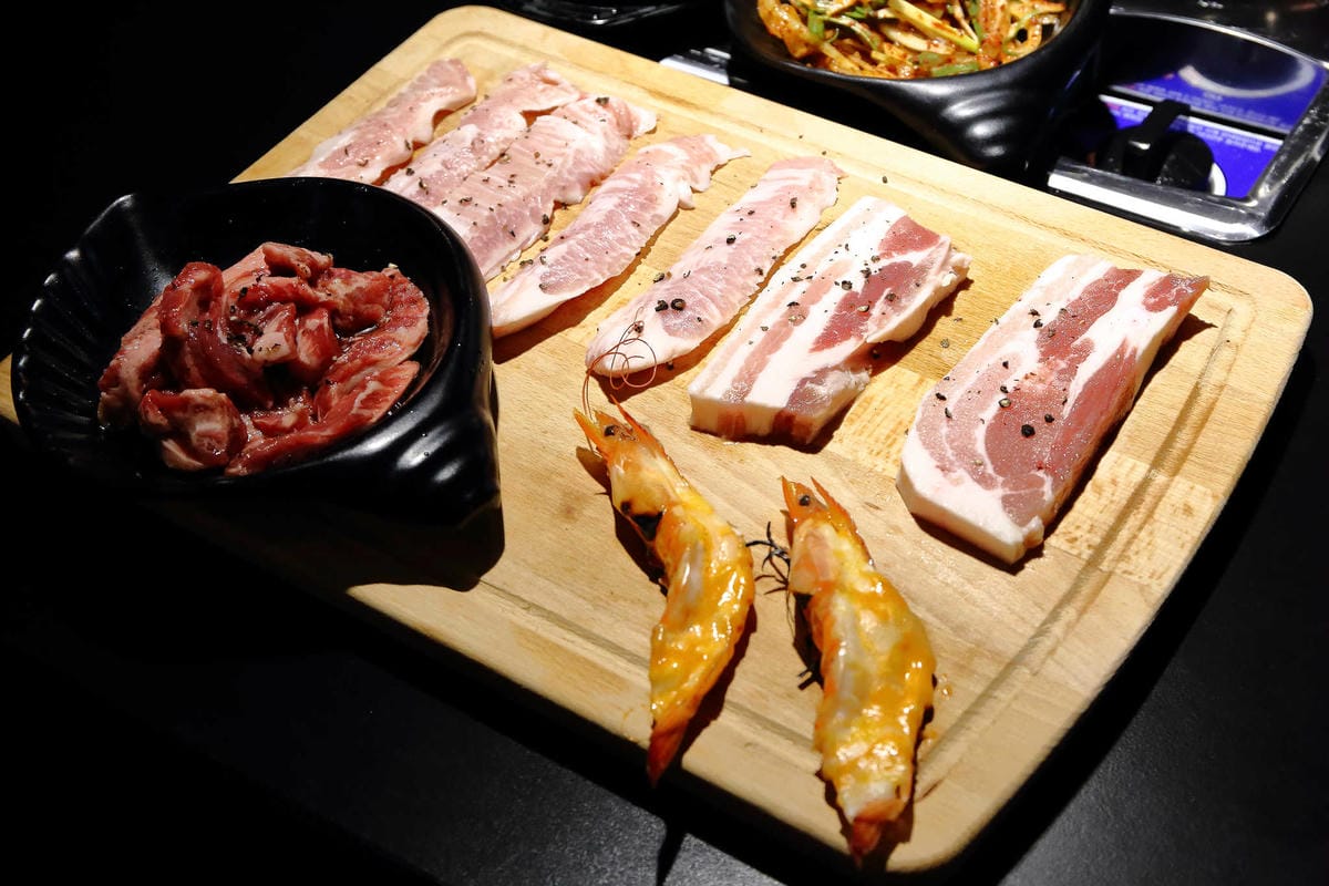 【食。台北】韓式烤肉終結王jihwaja〜忠孝敦化韓式烤肉。韓國人開的正宗燒烤店，歐巴幫你烤肉肉！