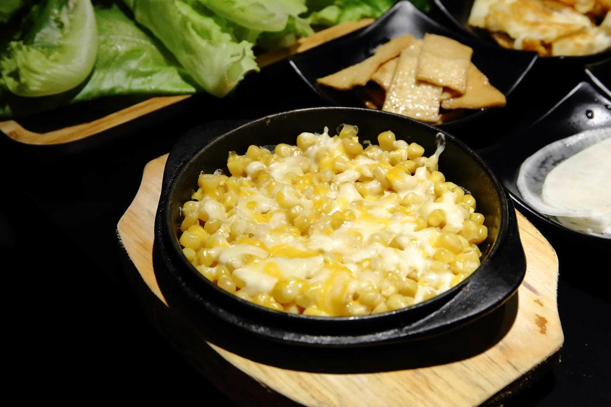 【食。台北】韓式烤肉終結王jihwaja〜忠孝敦化韓式烤肉。韓國人開的正宗燒烤店，歐巴幫你烤肉肉！