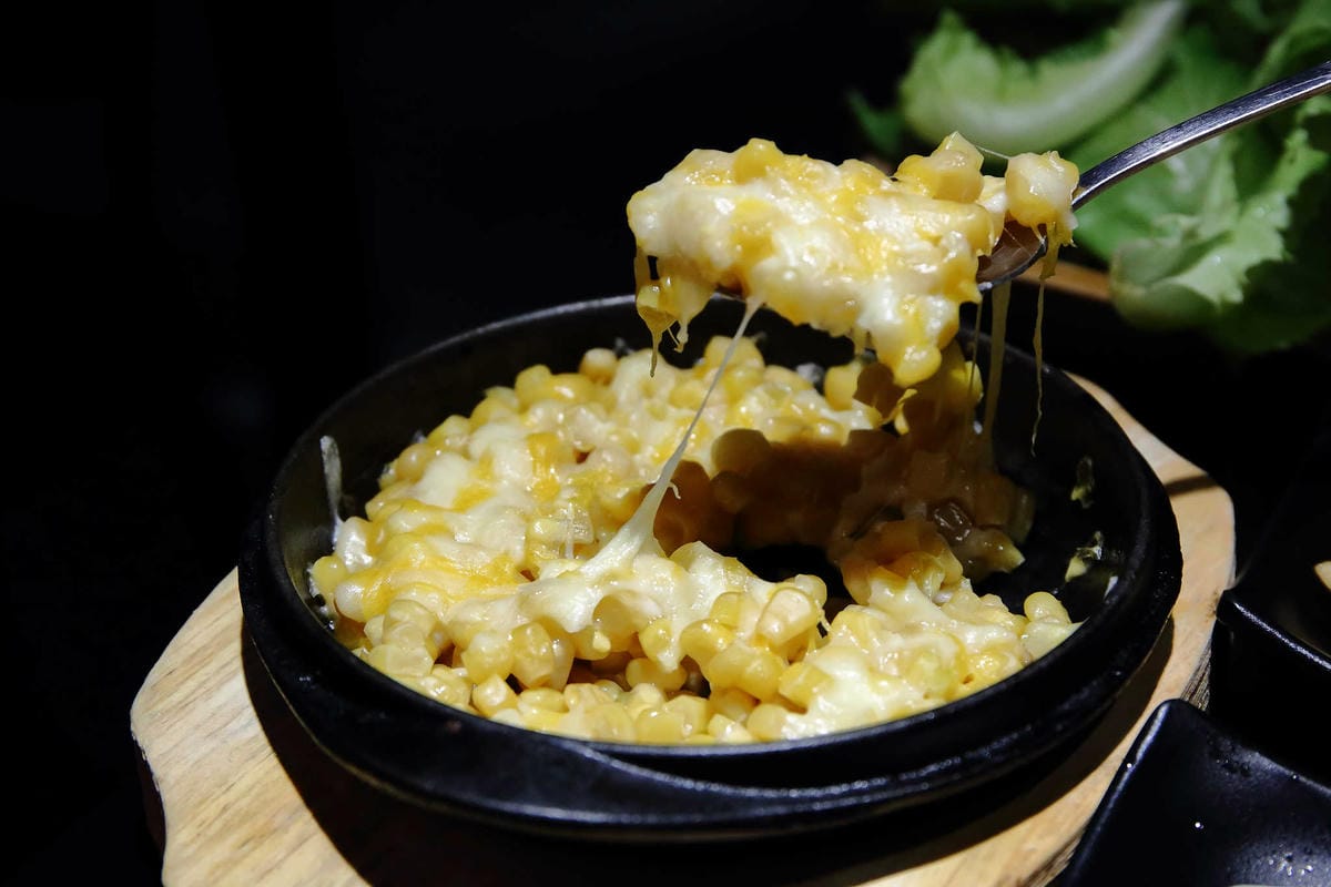 【食。台北】韓式烤肉終結王jihwaja〜忠孝敦化韓式烤肉。韓國人開的正宗燒烤店，歐巴幫你烤肉肉！