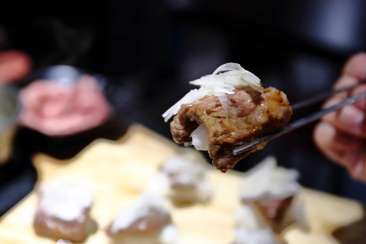 【食。台北】韓式烤肉終結王jihwaja〜忠孝敦化韓式烤肉。韓國人開的正宗燒烤店，歐巴幫你烤肉肉！