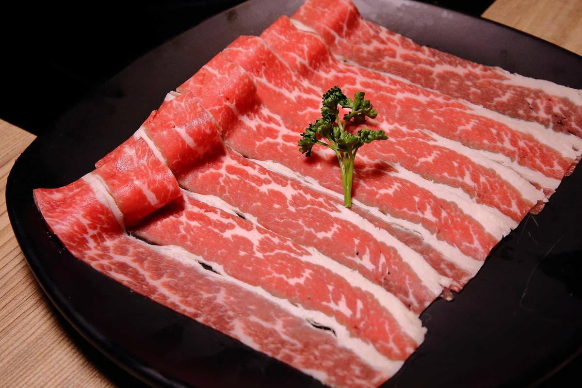 【食。中壢】健康主義精緻火鍋〜399元起平價壽喜燒吃到飽！野菜、頂級現切肉盤讓你吃到爽，CP值太高！(已歇業)