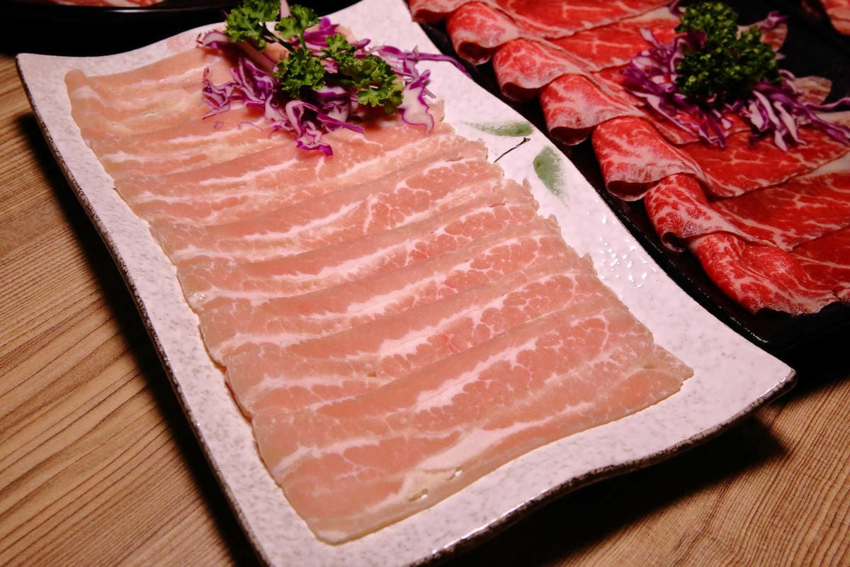 【食。中壢】健康主義精緻火鍋〜399元起平價壽喜燒吃到飽！野菜、頂級現切肉盤讓你吃到爽，CP值太高！(已歇業)