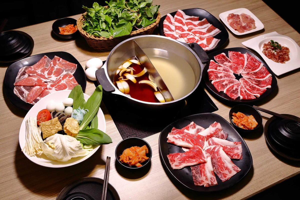 【食。中壢】健康主義精緻火鍋〜399元起平價壽喜燒吃到飽！野菜、頂級現切肉盤讓你吃到爽，CP值太高！(已歇業)