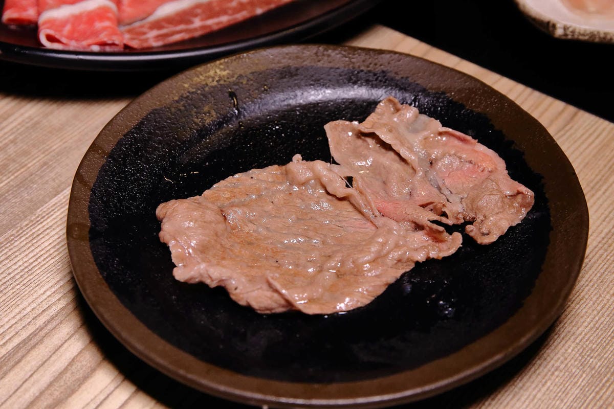 【食。中壢】健康主義精緻火鍋〜399元起平價壽喜燒吃到飽！野菜、頂級現切肉盤讓你吃到爽，CP值太高！(已歇業)