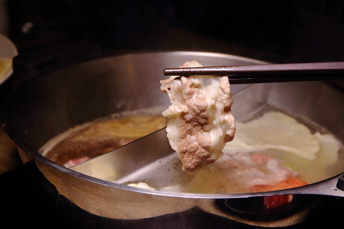 【食。中壢】健康主義精緻火鍋〜399元起平價壽喜燒吃到飽！野菜、頂級現切肉盤讓你吃到爽，CP值太高！(已歇業)