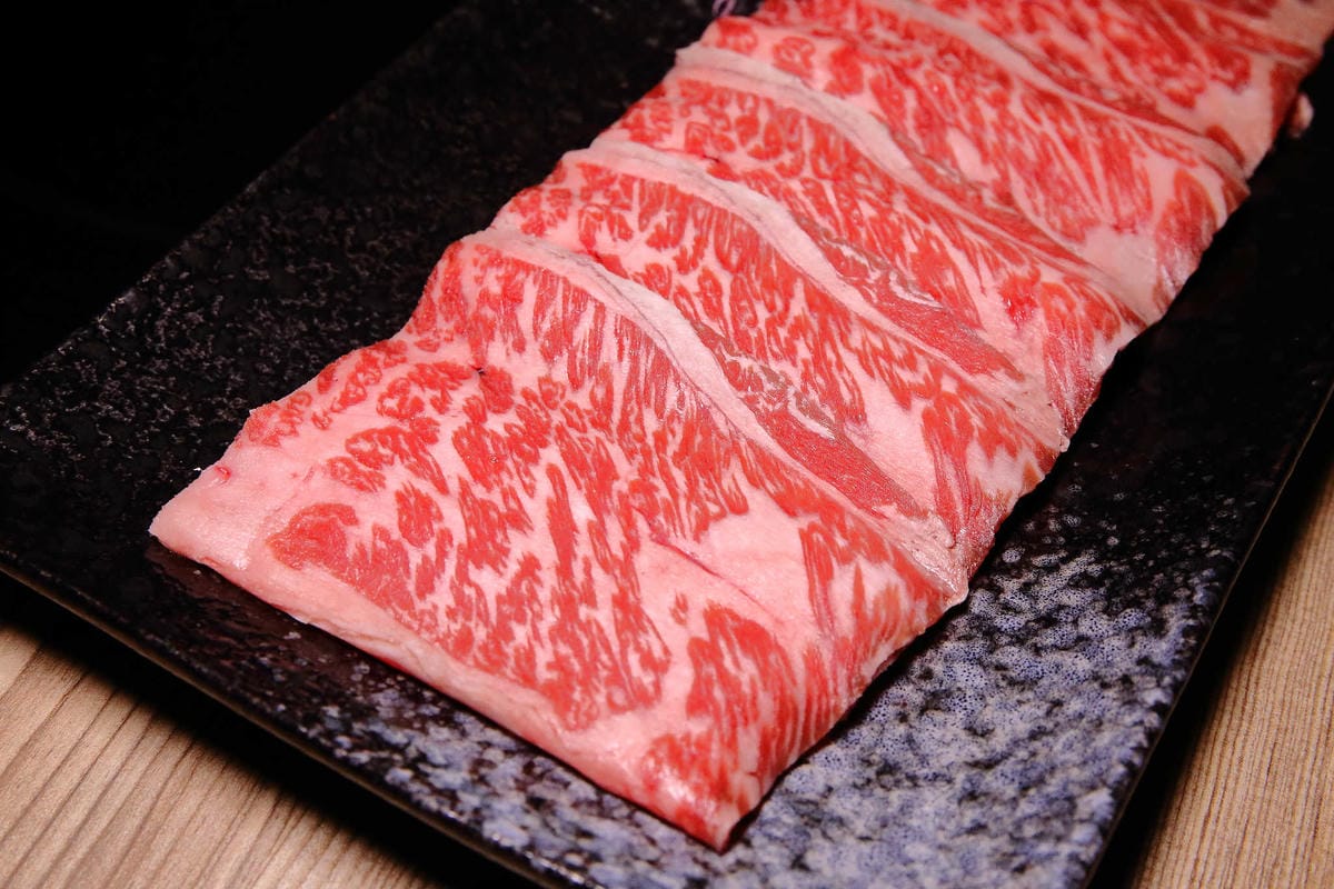 【食。中壢】健康主義精緻火鍋〜399元起平價壽喜燒吃到飽！野菜、頂級現切肉盤讓你吃到爽，CP值太高！(已歇業)