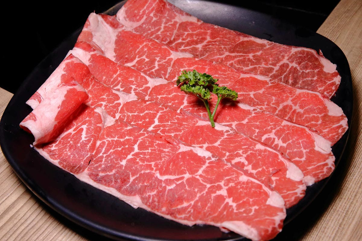 【食。中壢】健康主義精緻火鍋〜399元起平價壽喜燒吃到飽！野菜、頂級現切肉盤讓你吃到爽，CP值太高！(已歇業)