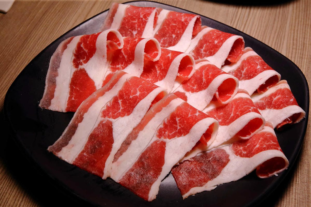 【食。中壢】健康主義精緻火鍋〜399元起平價壽喜燒吃到飽！野菜、頂級現切肉盤讓你吃到爽，CP值太高！(已歇業)