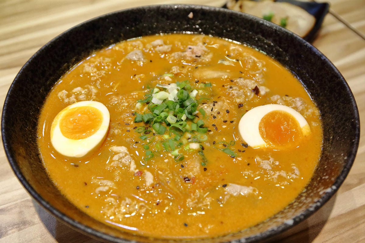 【食。永和】鬼匠拉麵〜94狂！傳說中比臉還大的鬼爪肋排拉麵！晚來吃不到…