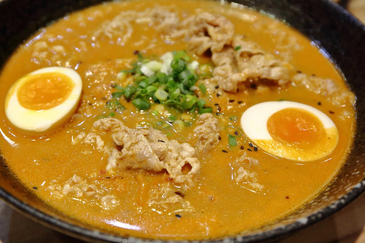 【食。永和】鬼匠拉麵〜94狂！傳說中比臉還大的鬼爪肋排拉麵！晚來吃不到…