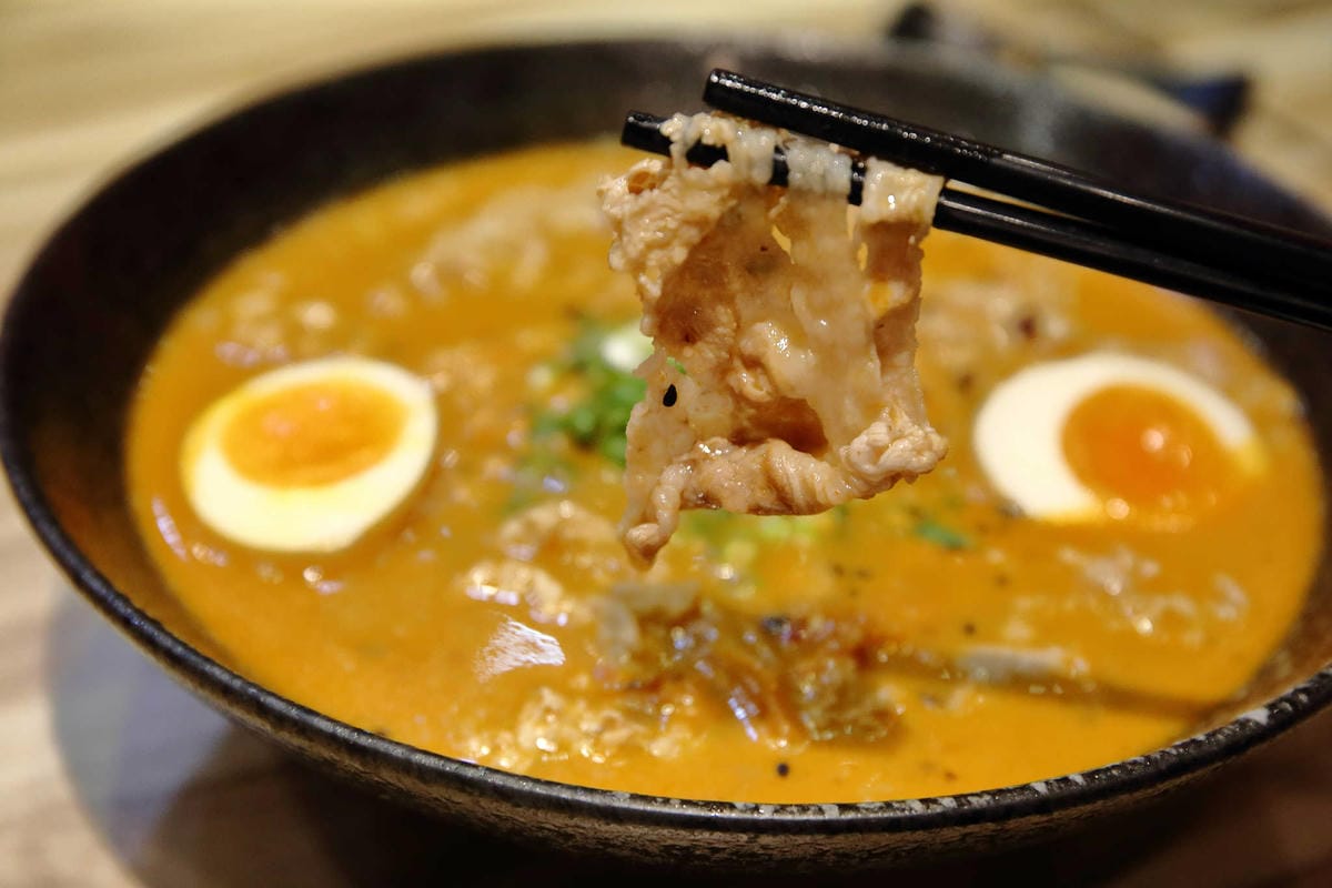 【食。永和】鬼匠拉麵〜94狂！傳說中比臉還大的鬼爪肋排拉麵！晚來吃不到…