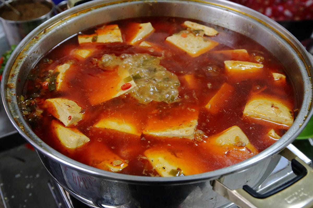 【食。永和】同安街麵線羹-永和保平〜台北排隊銅板美食，30年最難忘的滋味，激推麵線羹x臭豆腐