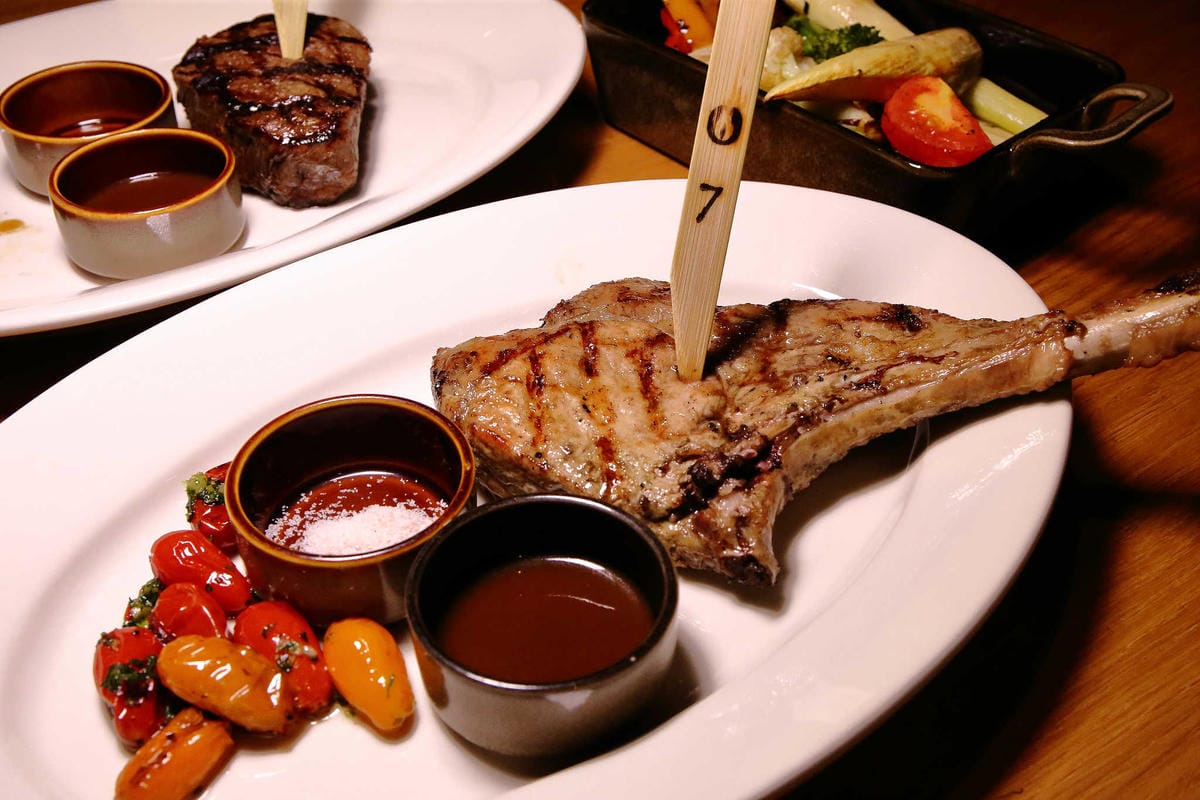 【食。台北】Que原木燒烤餐廳〜amba台北松山意舍酒店。最美麗的夜景餐廳，約會餐廳推薦！