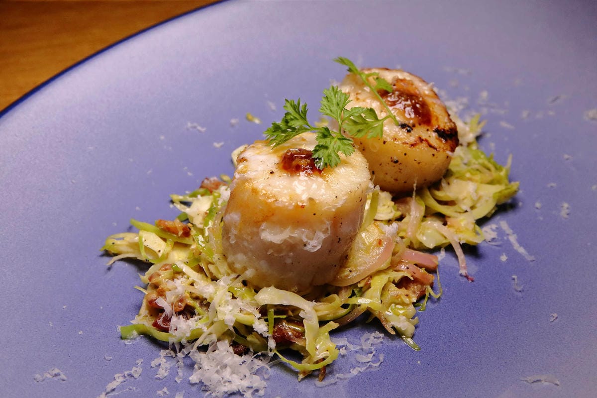 【食。台北】Que原木燒烤餐廳〜amba台北松山意舍酒店。最美麗的夜景餐廳，約會餐廳推薦！