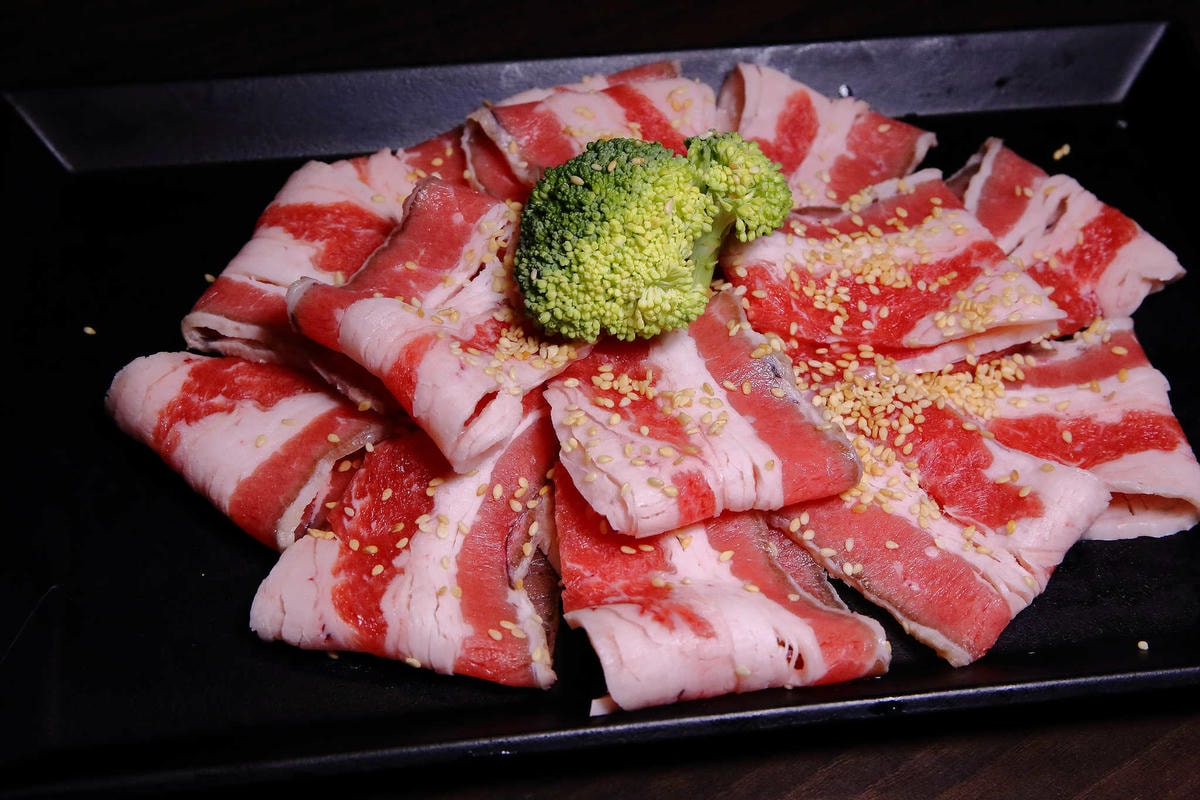 【食。內壢】一燒十味昭和園內壢省桃店〜桃園燒烤吃到飽推薦。懷舊復古主題餐廳,無肉不歡,肉食控必訪!