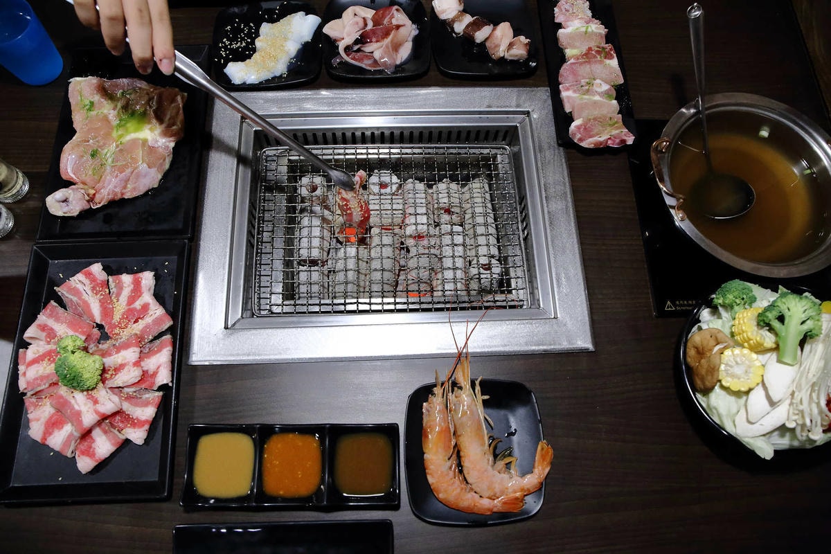 【食。內壢】一燒十味昭和園內壢省桃店〜桃園燒烤吃到飽推薦。懷舊復古主題餐廳,無肉不歡,肉食控必訪!