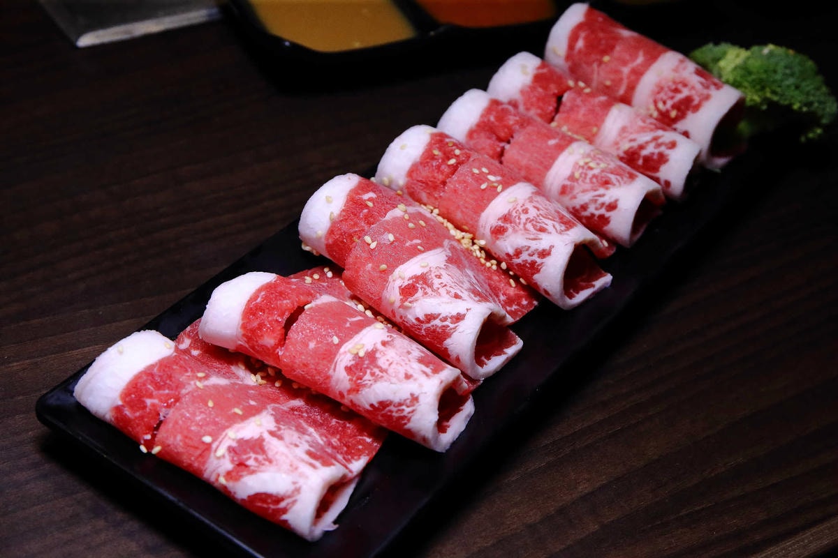 【食。內壢】一燒十味昭和園內壢省桃店〜桃園燒烤吃到飽推薦。懷舊復古主題餐廳,無肉不歡,肉食控必訪!