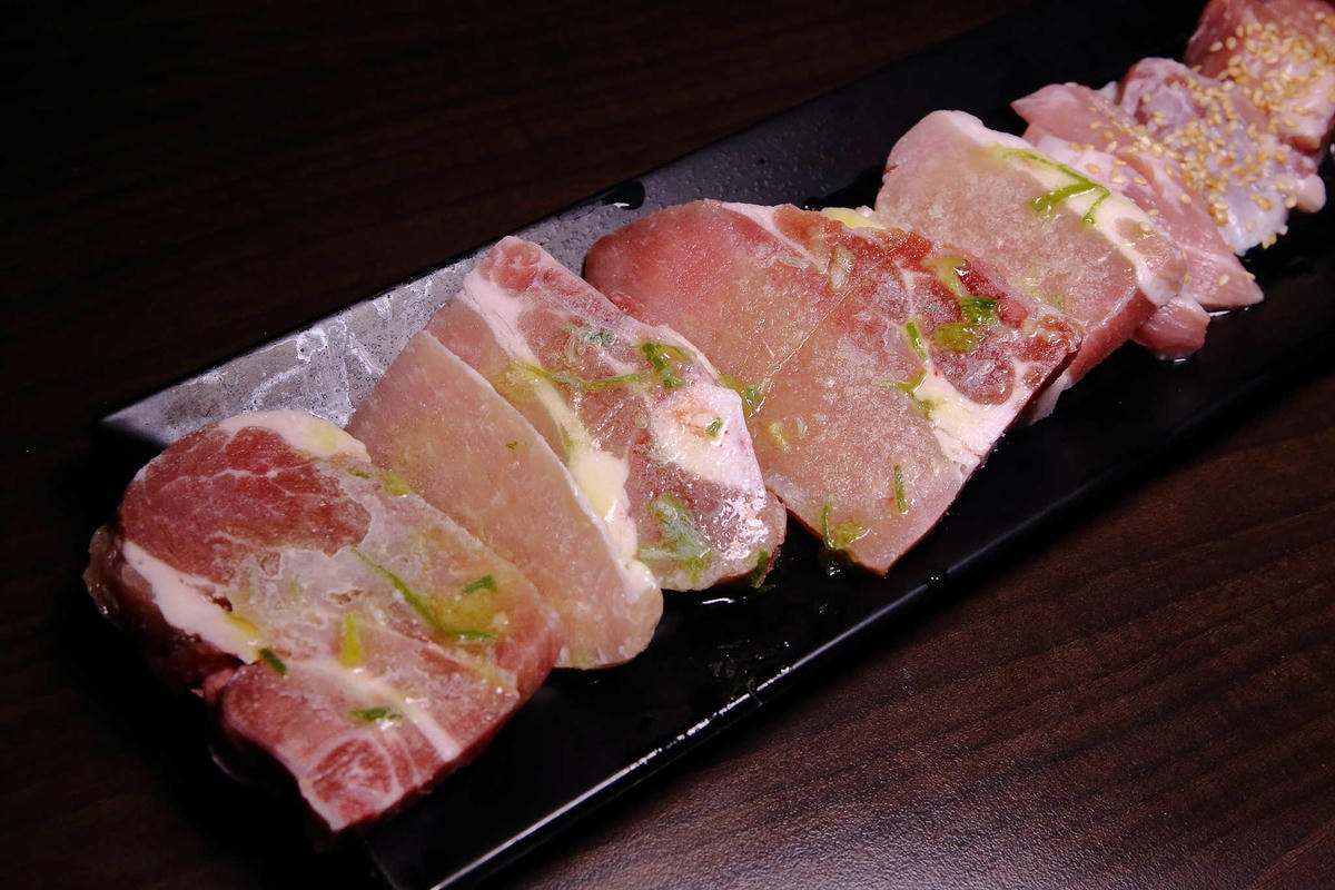 【食。內壢】一燒十味昭和園內壢省桃店〜桃園燒烤吃到飽推薦。懷舊復古主題餐廳,無肉不歡,肉食控必訪!