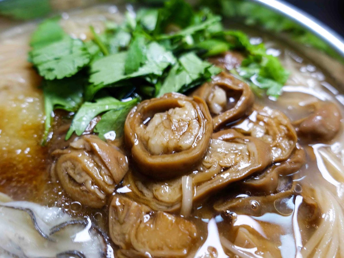 【食。桃園】極鱻麵線甜不辣龍安店〜桃園在地好滋味!蚵仔麵線/甜不辣銅板小吃,平凡中的不平凡滋味,一吃成主顧!