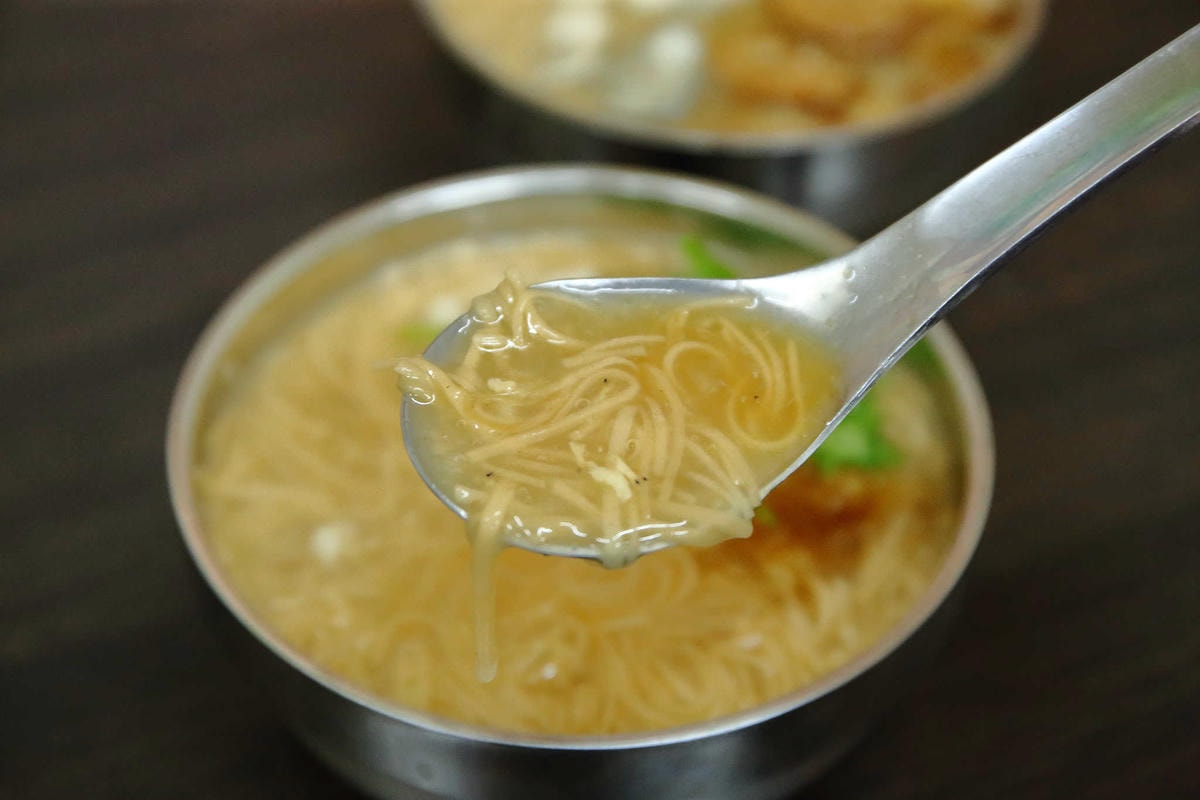 【食。桃園】極鱻麵線甜不辣龍安店〜桃園在地好滋味!蚵仔麵線/甜不辣銅板小吃,平凡中的不平凡滋味,一吃成主顧!