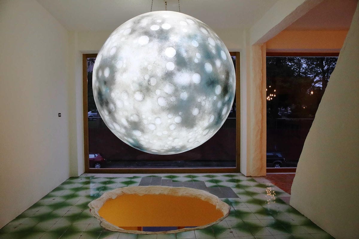 【食。桃園】鹿點咖啡 Luna桃園店〜第三家分店新開幕搶先報！帶我去月球！夢想實現，把月球搬進店裡？！