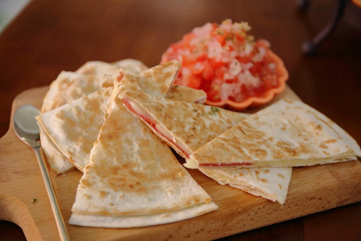 【食。桃園】鹿點咖啡 Luna桃園店〜第三家分店新開幕搶先報！帶我去月球！夢想實現，把月球搬進店裡？！