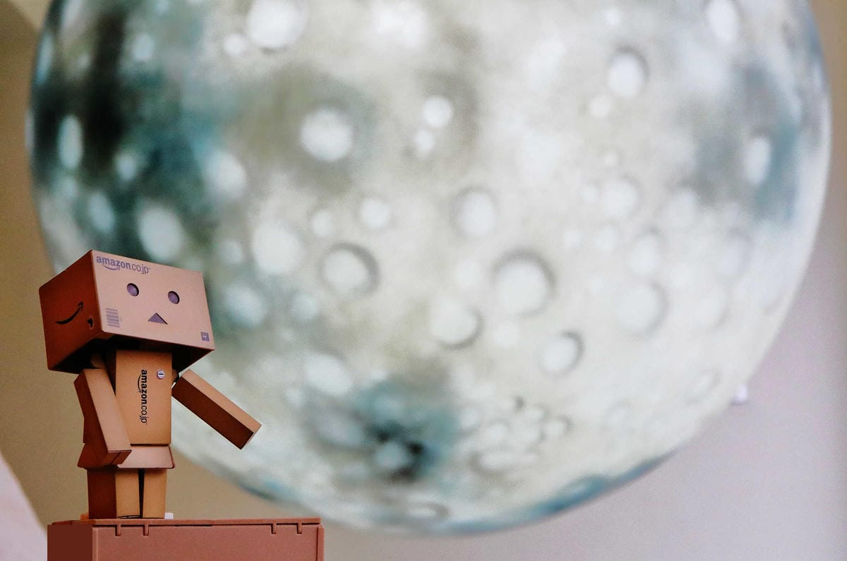 【食。桃園】鹿點咖啡 Luna桃園店〜第三家分店新開幕搶先報！帶我去月球！夢想實現，把月球搬進店裡？！