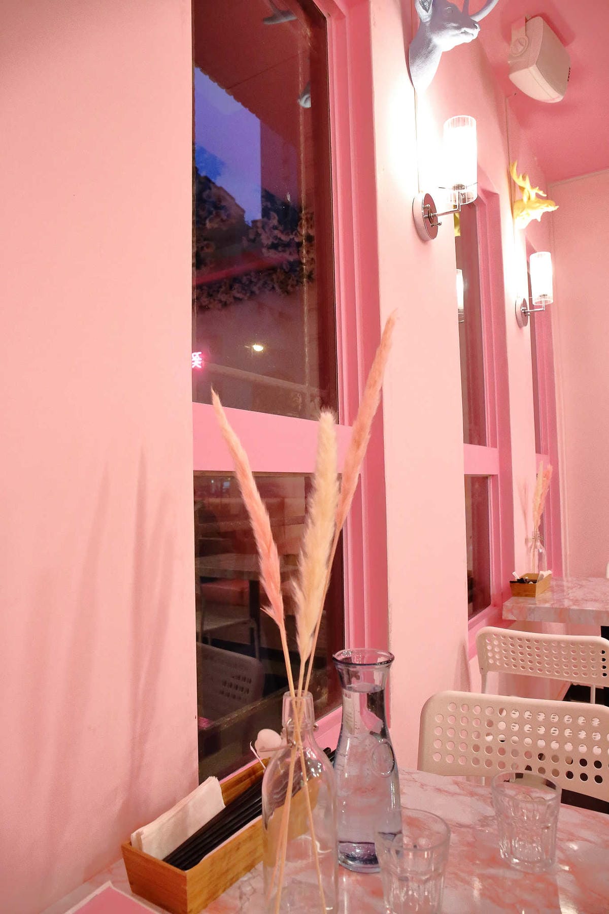 【食。桃園】浪漫廚房〜IG網紅拍照打卡新熱門粉色販賣機！夢幻粉色系餐廳，重溫韓劇甜蜜與浪漫情景❤(已歇業)