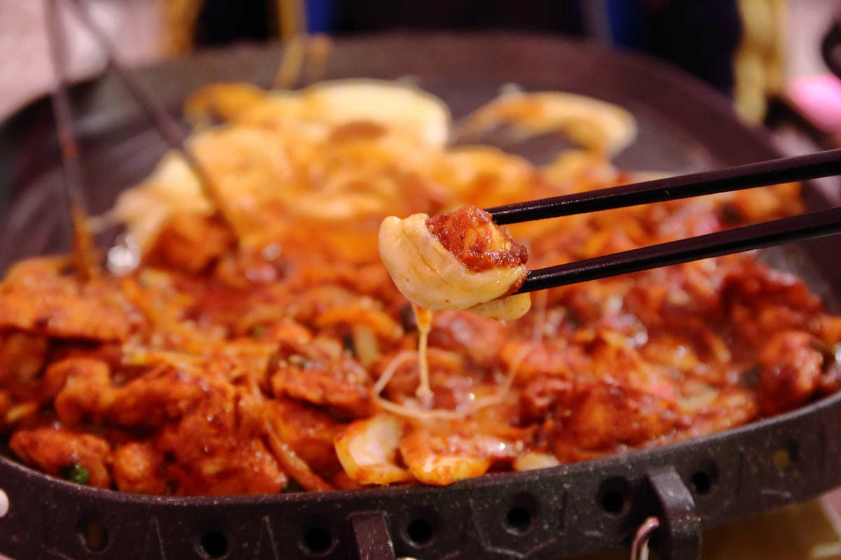 【食。桃園】浪漫廚房〜IG網紅拍照打卡新熱門粉色販賣機！夢幻粉色系餐廳，重溫韓劇甜蜜與浪漫情景❤(已歇業)