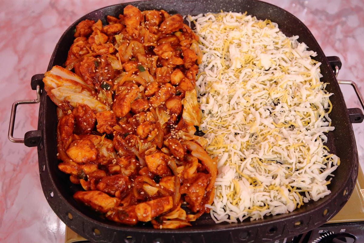 【食。桃園】浪漫廚房〜IG網紅拍照打卡新熱門粉色販賣機！夢幻粉色系餐廳，重溫韓劇甜蜜與浪漫情景❤(已歇業)