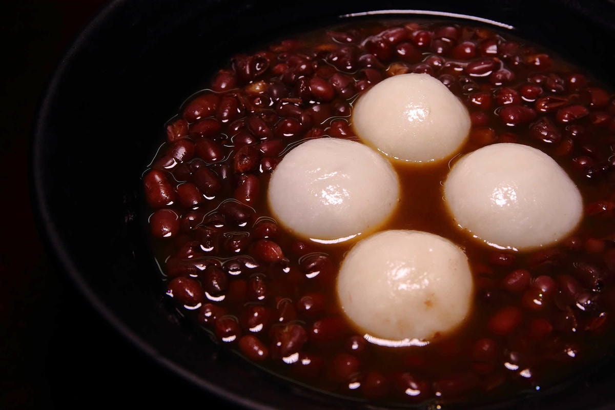 【食。桃園】星大王甜品專賣〜暖呼呼的冬至湯圓來囉!手工芋圓VS綜合湯圓「爆漿流出」,心和胃都暖了起來