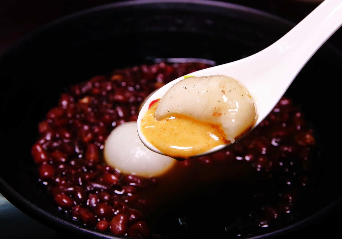 【食。桃園】星大王甜品專賣〜暖呼呼的冬至湯圓來囉!手工芋圓VS綜合湯圓「爆漿流出」,心和胃都暖了起來